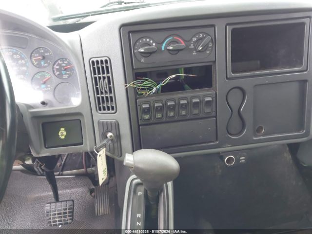 International 4000 4300 Image 4