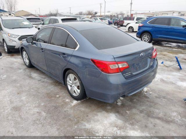 Subaru Legacy 2.5i Image 8