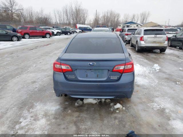 Subaru Legacy 2.5i Image 17