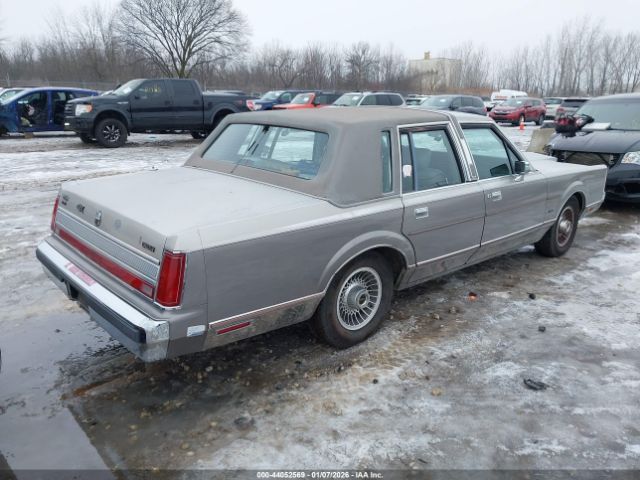 Lincoln Towncar Cartier Image 3