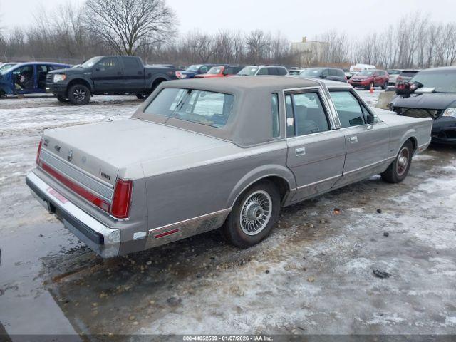 Lincoln Towncar Cartier Image 3