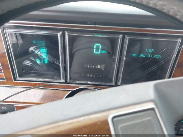 Lincoln Towncar Cartier Image 6