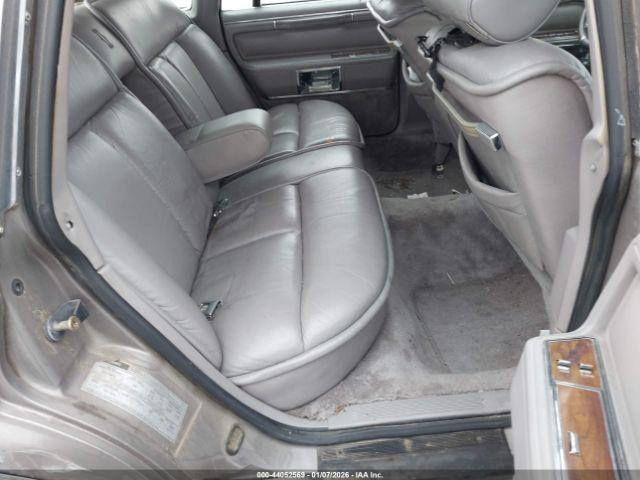 Lincoln Towncar Cartier Image 2